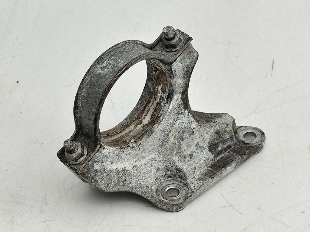 Driveshaft support bearing bracket – Ford Escape (2001-)