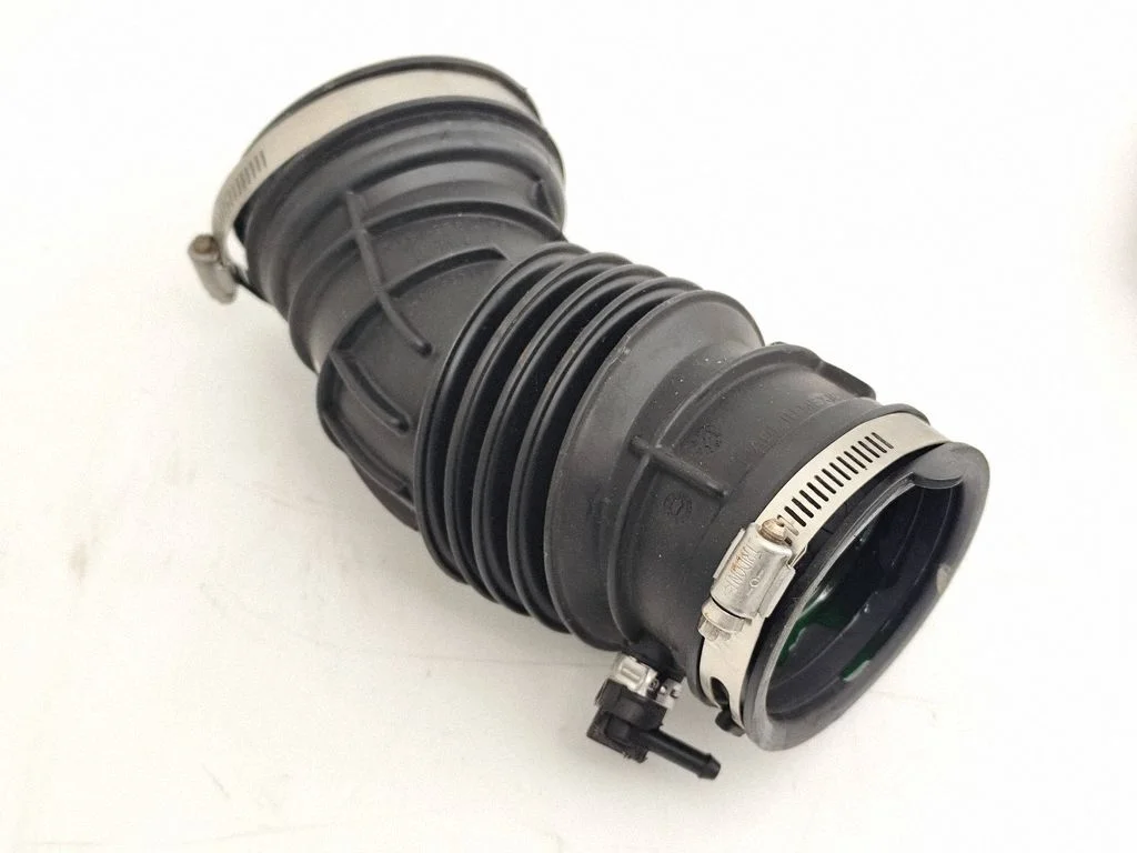 Õhu sisselaske voolik (-ud)/ toru (-d) GV619R504CB