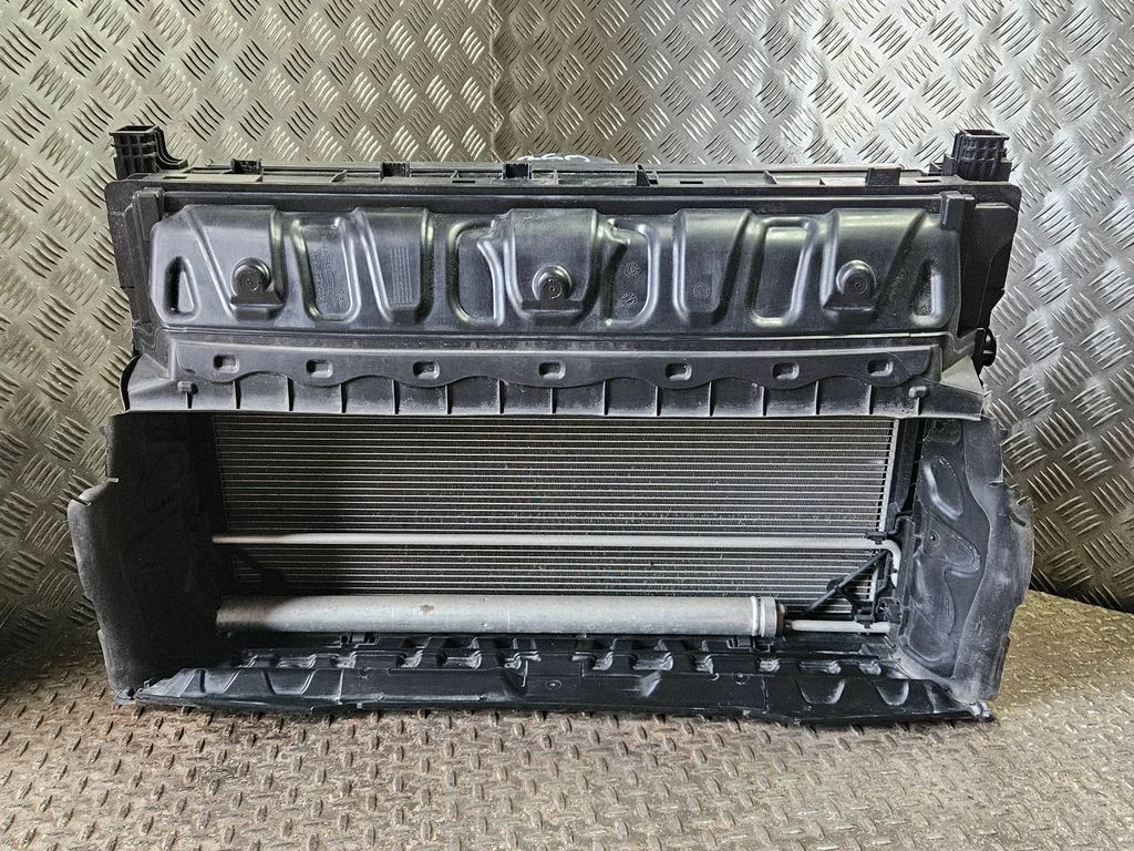 Radiaatorite komplekt A0999065602