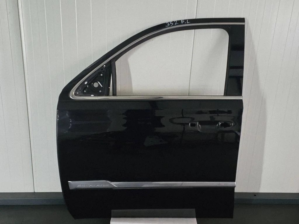 Esiuks – Cadillac Escalade IV (2014-2020), vasak