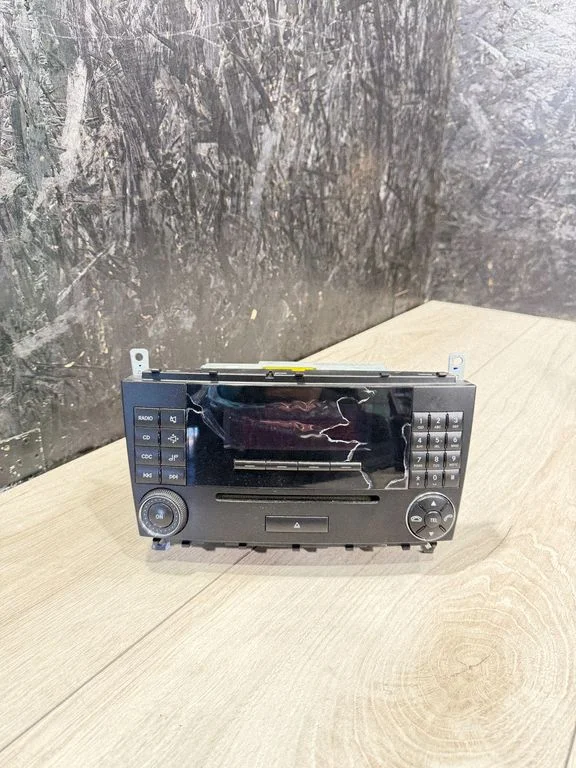 Radio, odtwarzacz CD/DVD, nawigacja A2038273842