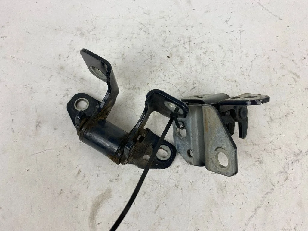 Rear door hinge set – Dodge Durango III (2010-)