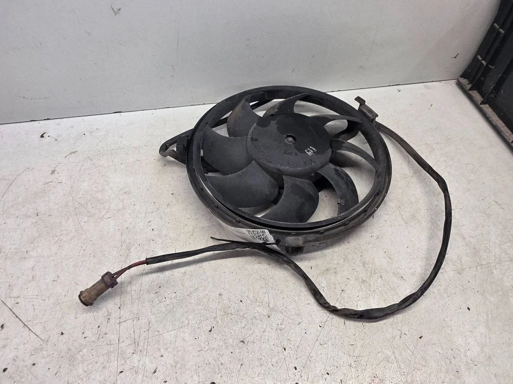 Elektriskais radiatora ventilators 8D0959455C