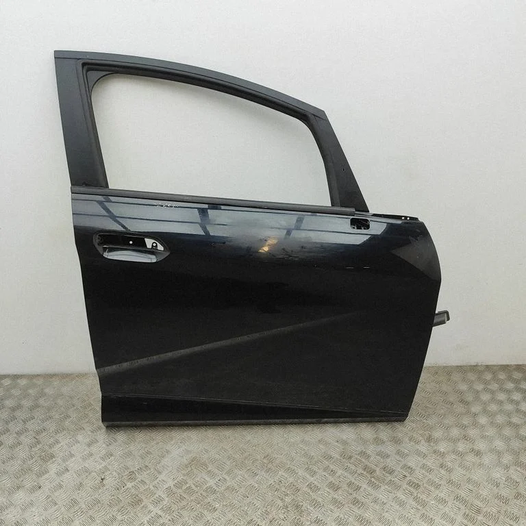 Front door EM2EU6101019