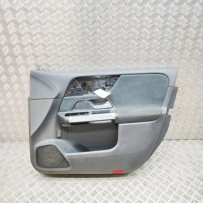 Priekšējo durvju apšuvums A2477204602