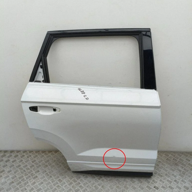 Aizmugurējās durvis 575833052