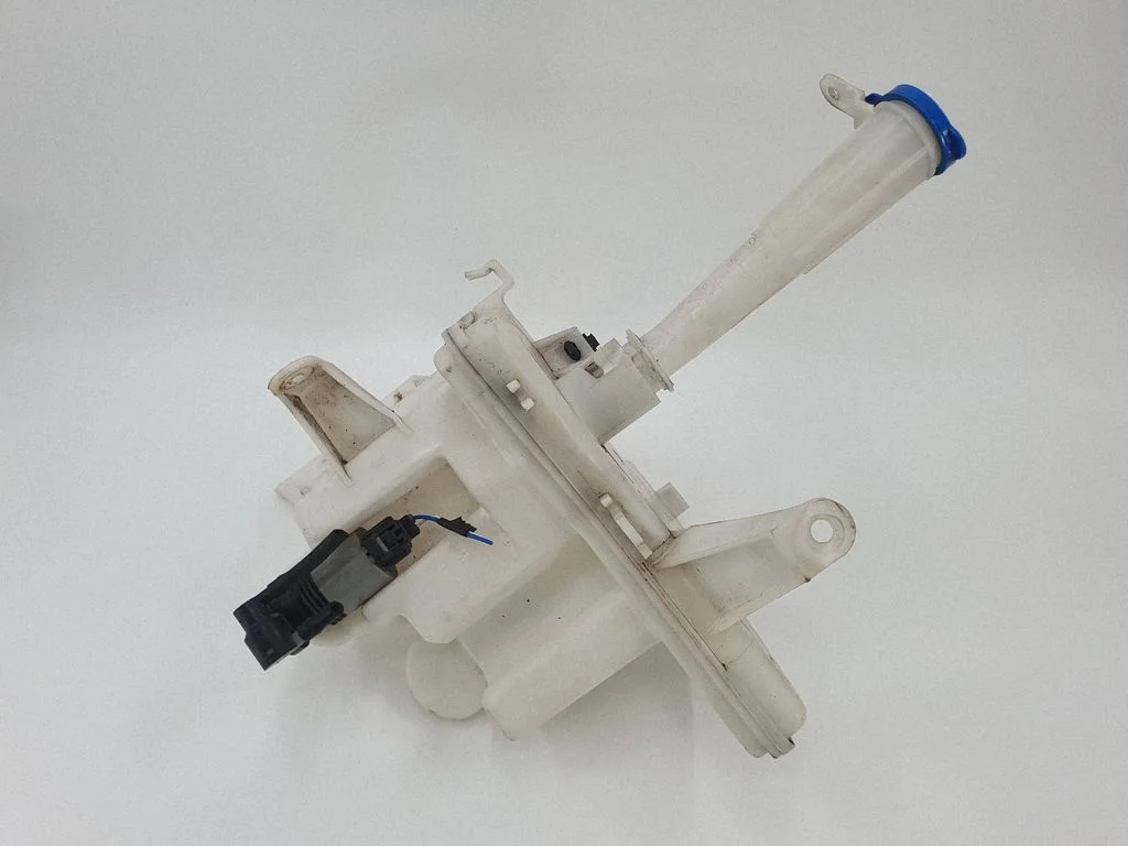 Windshield washer fluid reservoir/tank – Toyota Auris E180 (2012-2018)