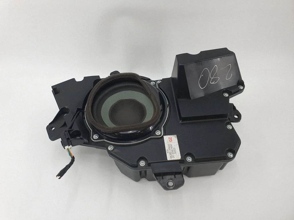 Subwoofer speaker – KIA Sorento (2010-2014)