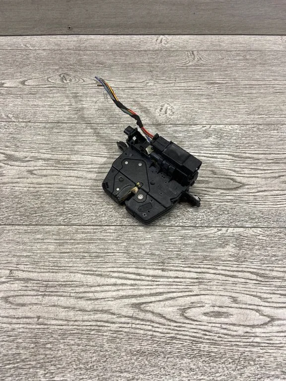 Tagaluugi lukk – BMW 3-seeria F30 F35 F31 (2012-2018)