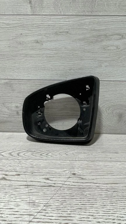 Spoguļa plastmasas apdare 607113