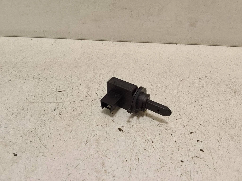 Salona temperatūras sensors A0009052411