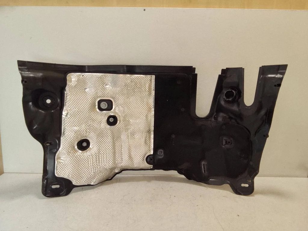 Heat shield in engine bay – Mercedes-Benz E-Class W214 (2024-)