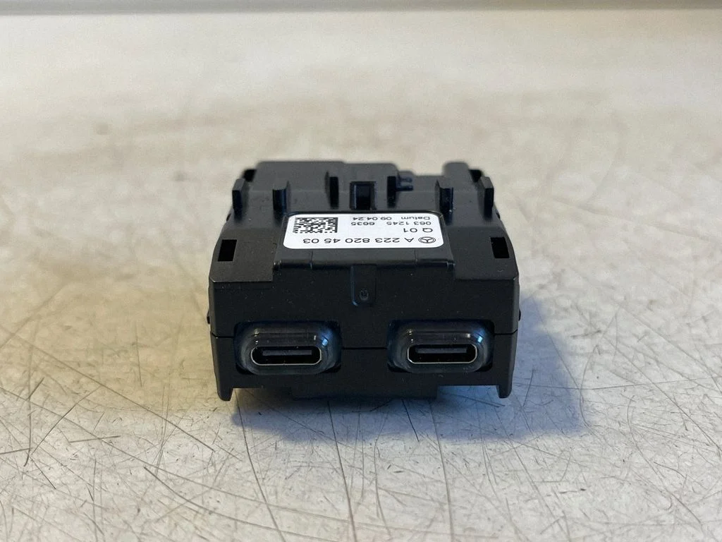 USB-pesa – Mercedes-Benz E-klass W214 (2024-)