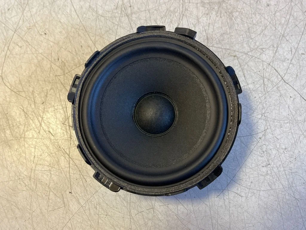 Panel speaker – Mercedes-Benz E-Class W214 (2024-)