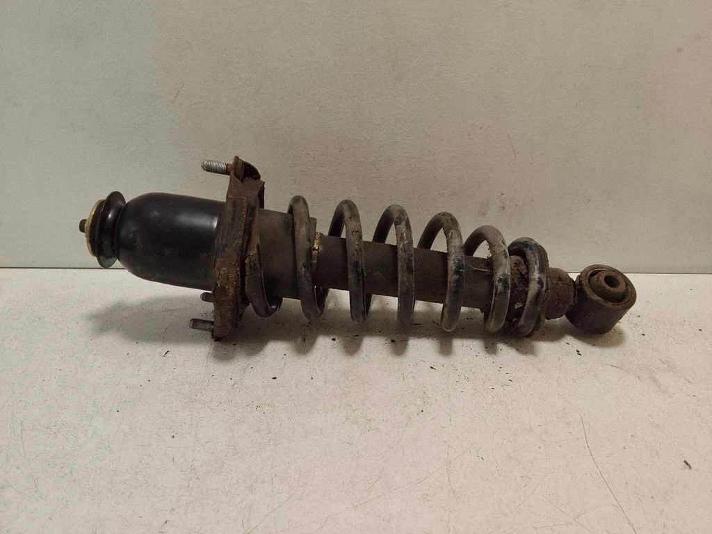 Tagumine amortisaator keerdvedruga – Toyota Avensis T250 (2003-2006)