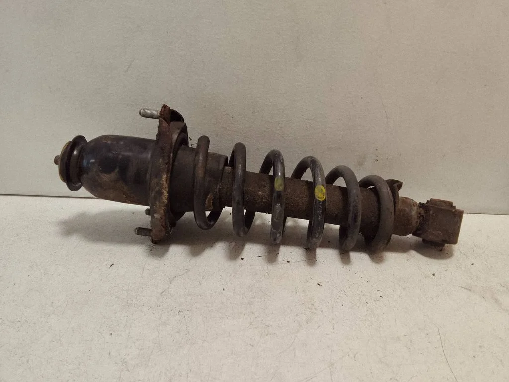Tagumine amortisaator keerdvedruga – Toyota Avensis T250 (2003-2006)