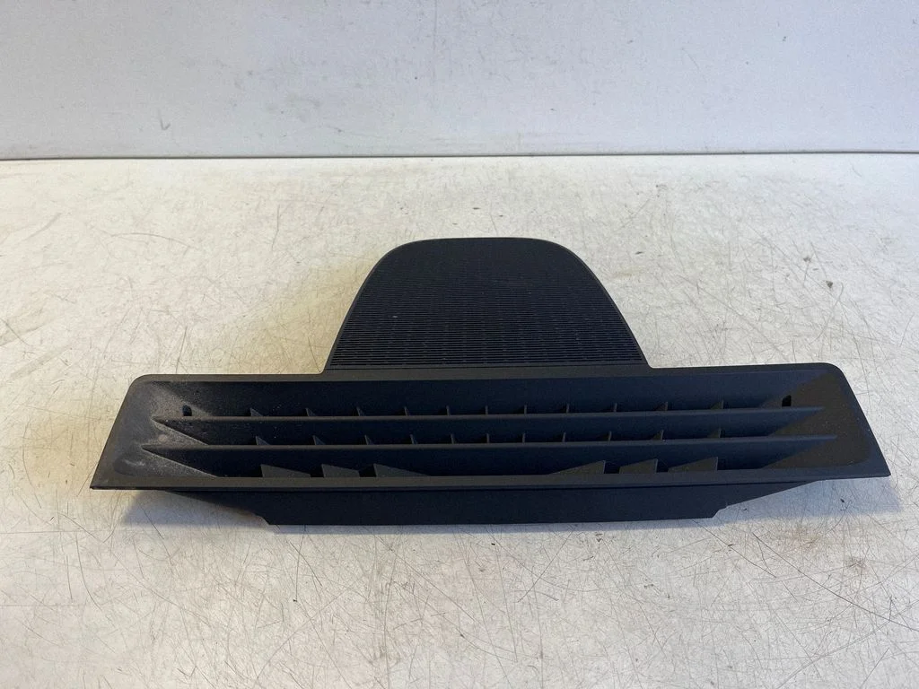 Dash center speaker trim cover – Mercedes-Benz E-Class W214 (2024-)