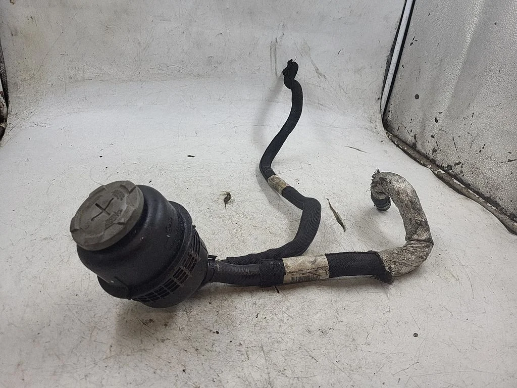 Power steering fluid tank/reservoir