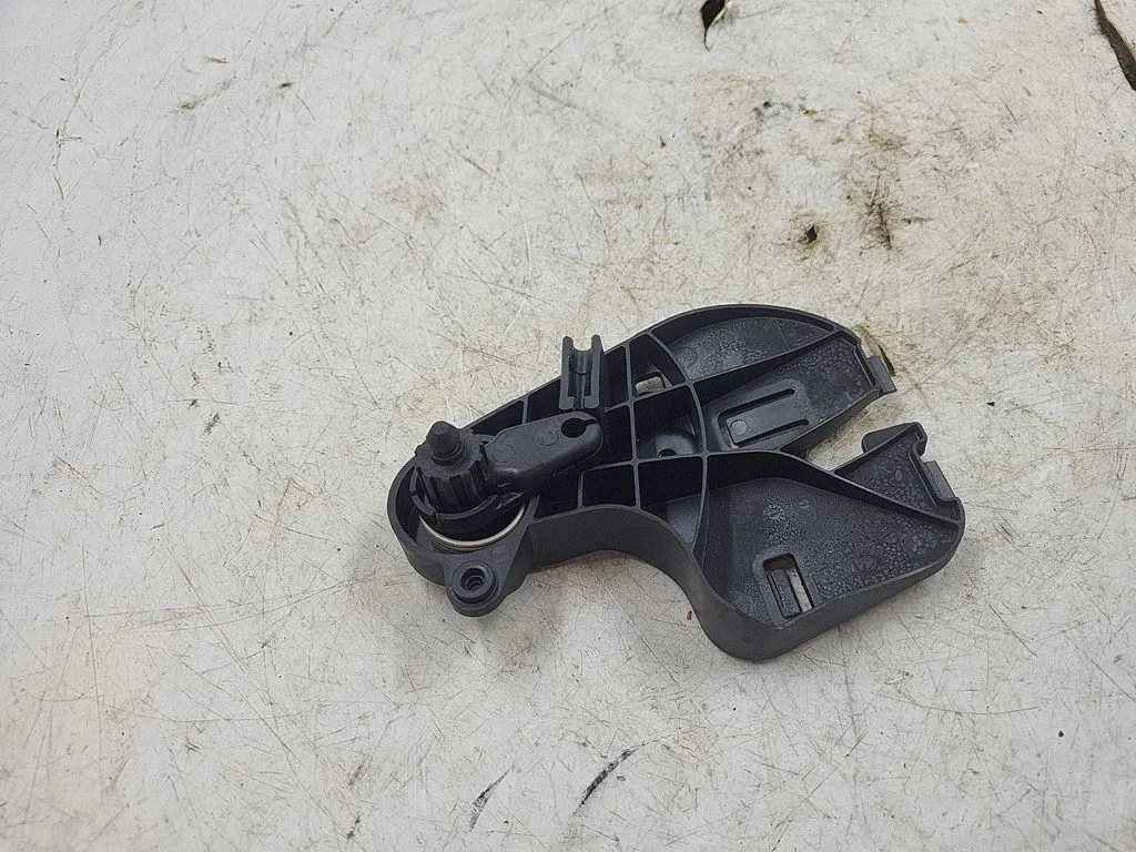 Engine bonnet (hood) release handle – Audi A5 8T 8F (2007-2016)