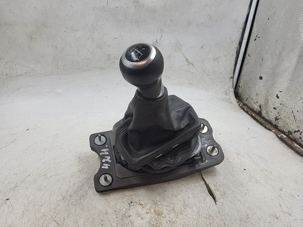 Gear selector mechanism 8K0711026