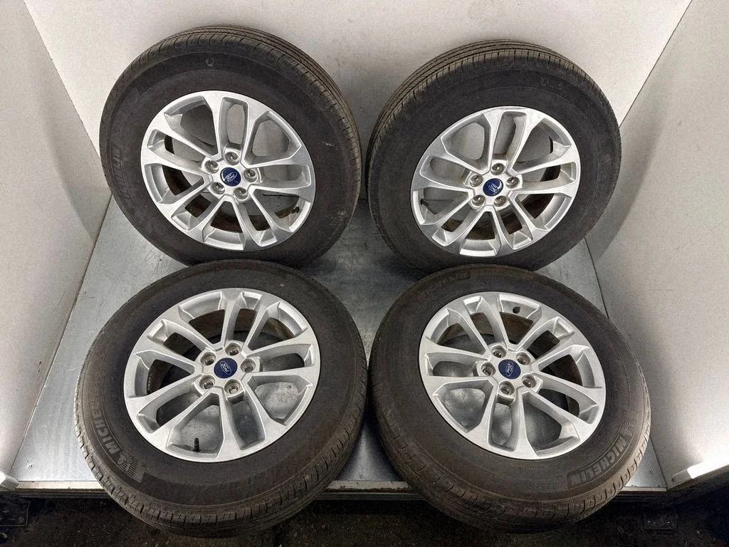 R17 alloy rim – Ford Escape (2001-)
