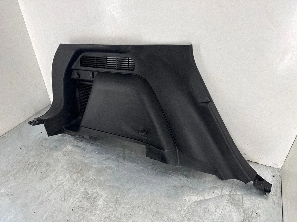 Boczny panel tapicerki bagażnika LJ6BS313013AEW