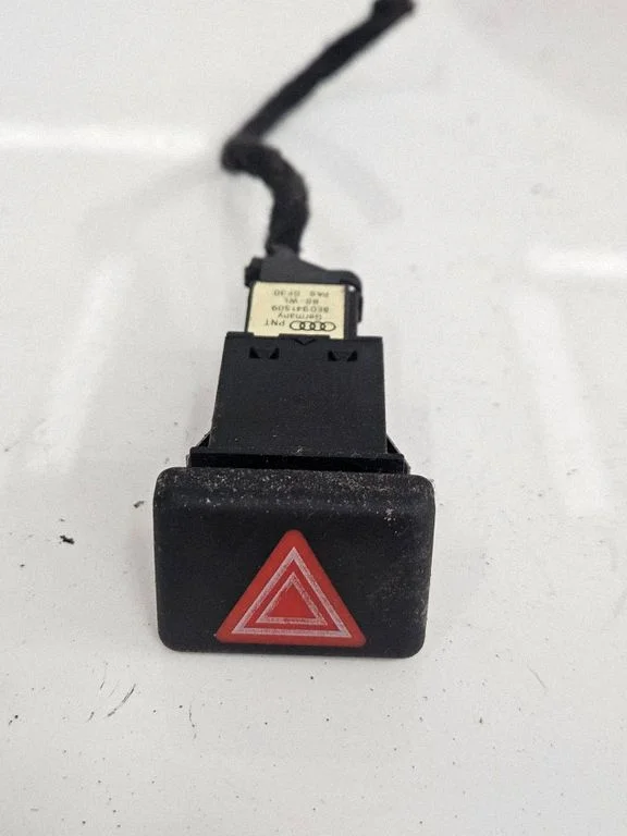 Hazard light switch 8E0941509