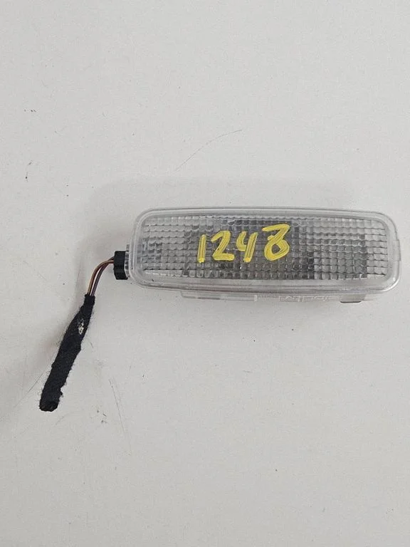 Front seat light 4D0947105A