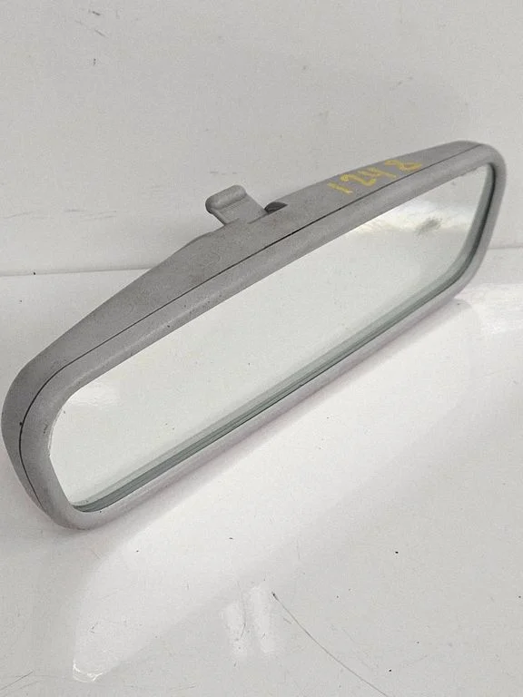 Rear view mirror (interior) 010590