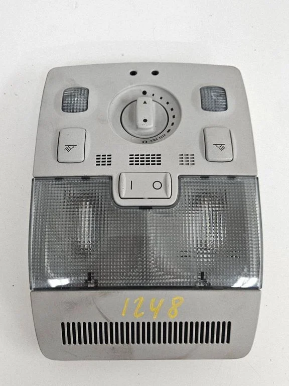 Front seat light 8E0947565