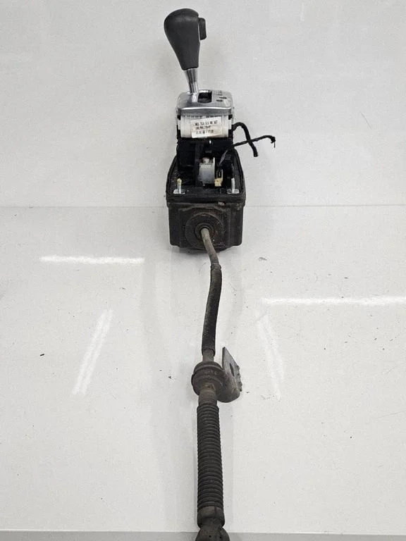 Gear selector mechanism 8E1713111AA