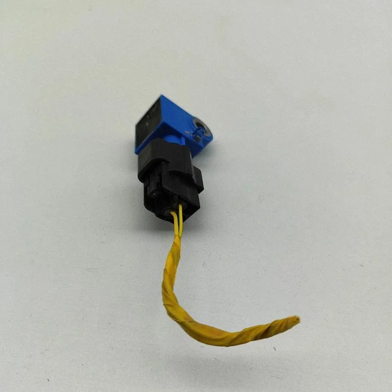 Drošības spilvenu trieciena sensors M63658500AD1