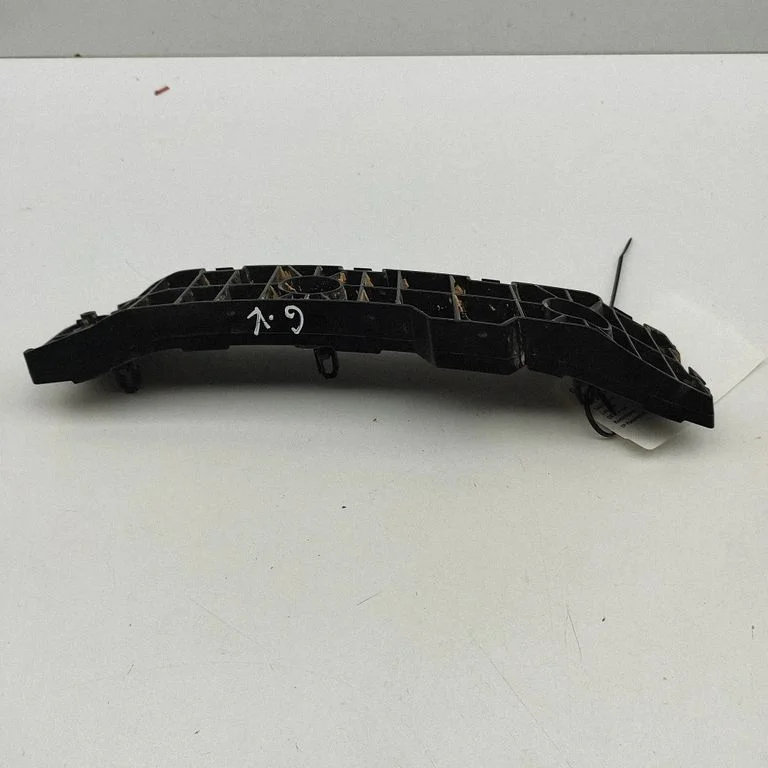 Aizmugurējā bufera turētājs EM2E2804311C