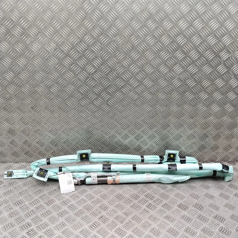 Katuse turvapadi (kardin) – Mercedes-Benz EQB (2021-)