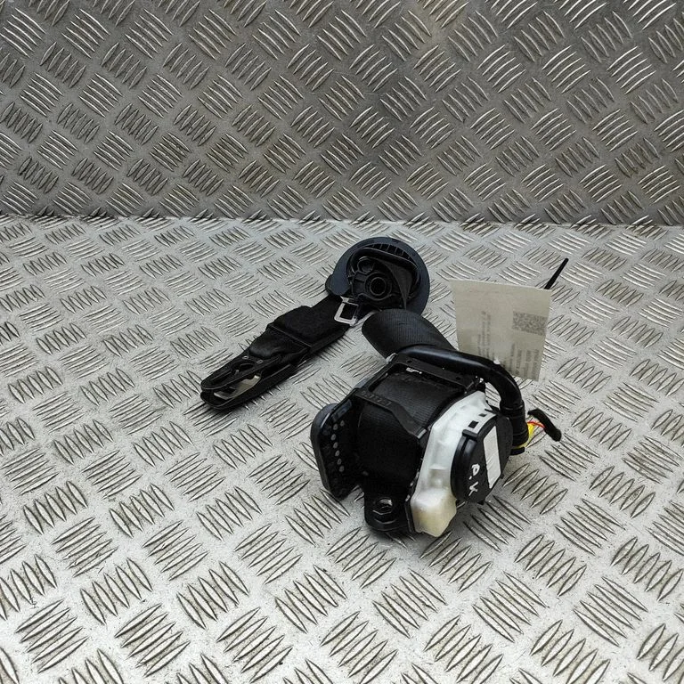 Front seatbelt – Porsche Macan (95B) (2014-2018)