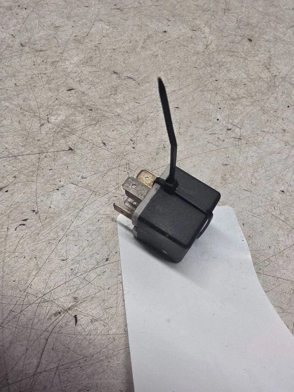 Other relay 90191753