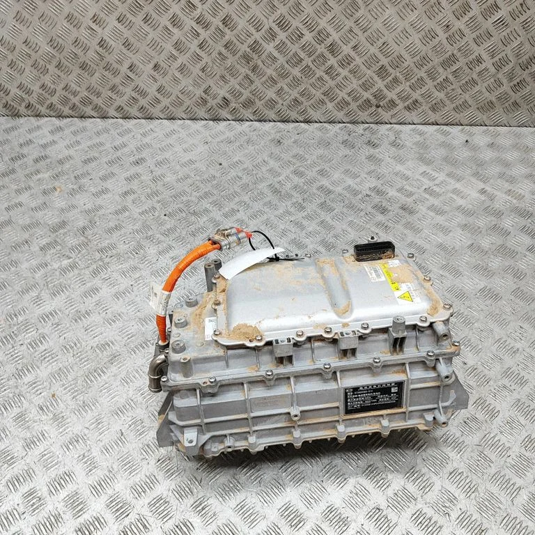 Voltage converter inverter SA3HLU100