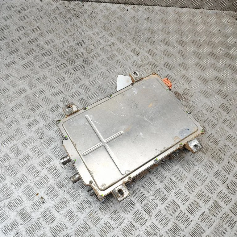 Voltage converter inverter SA3HKU2122020D