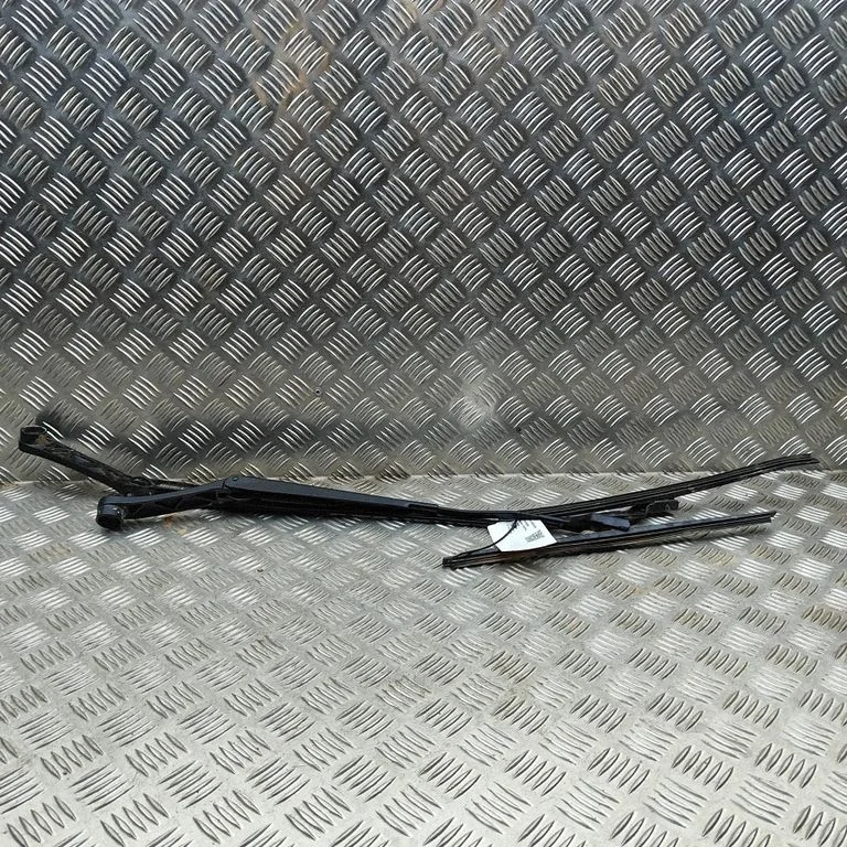 Windshield/front glass wiper blade EM2EUL5205120B – BYD Dolphin (2021-)