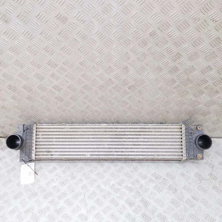 Starpdzesētāja (interkūlera) radiators DG936K775DB