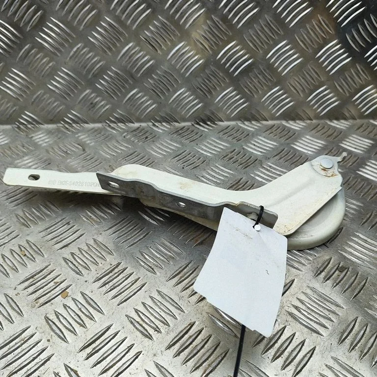 Engine bonnet/hood hinges EM2E8402610 – BYD Dolphin (2021-)