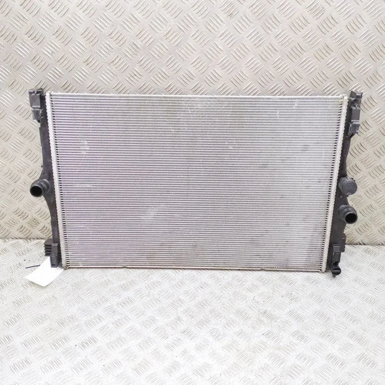 Dzesēšanas šķidruma radiators A2475000003