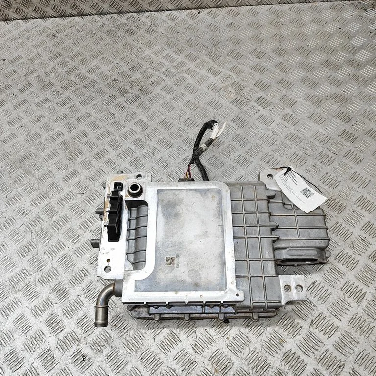 Voltage converter inverter SA3HLU2142080