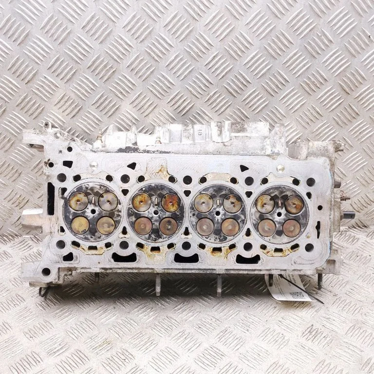 Engine head HG9Q6C032CA