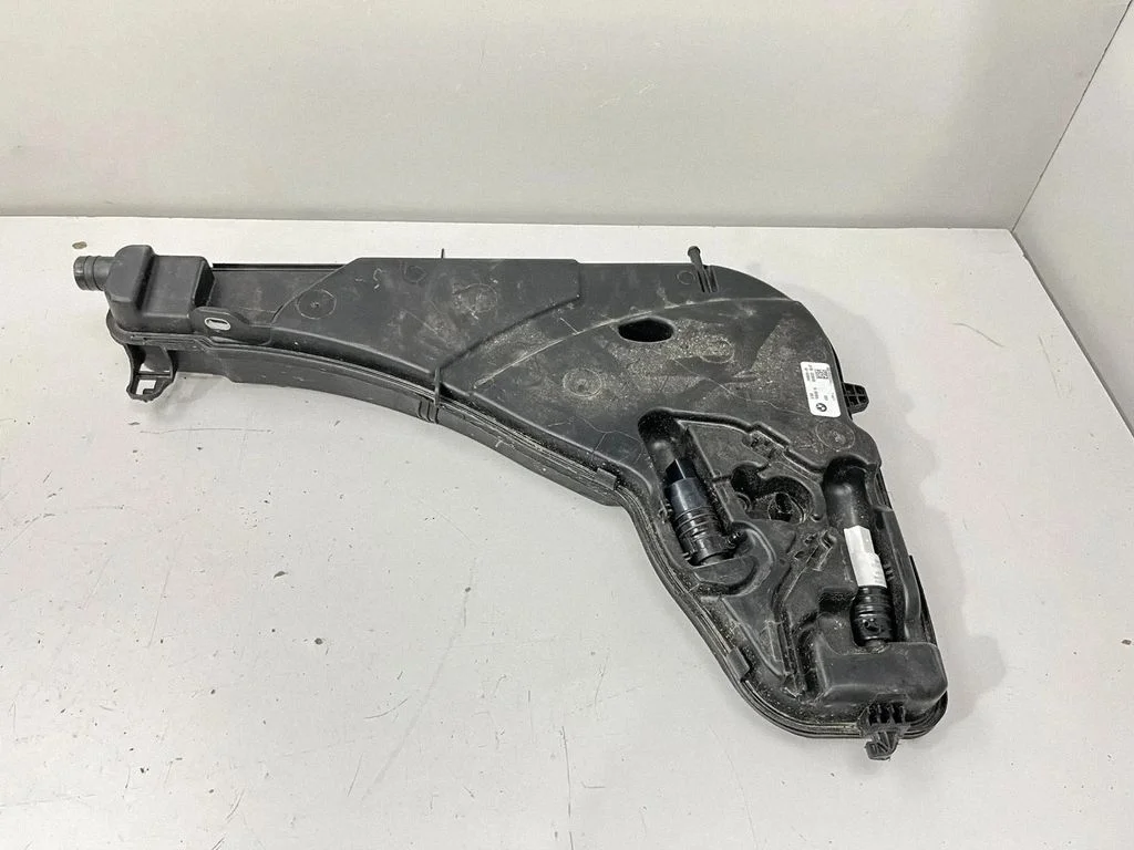 Windshield washer fluid reservoir/tank – BMW X5 G05 (2018-)