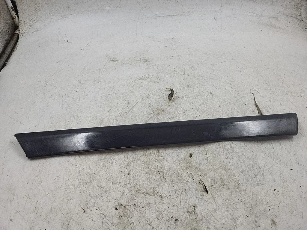 Dashboard glove box trim 8213994