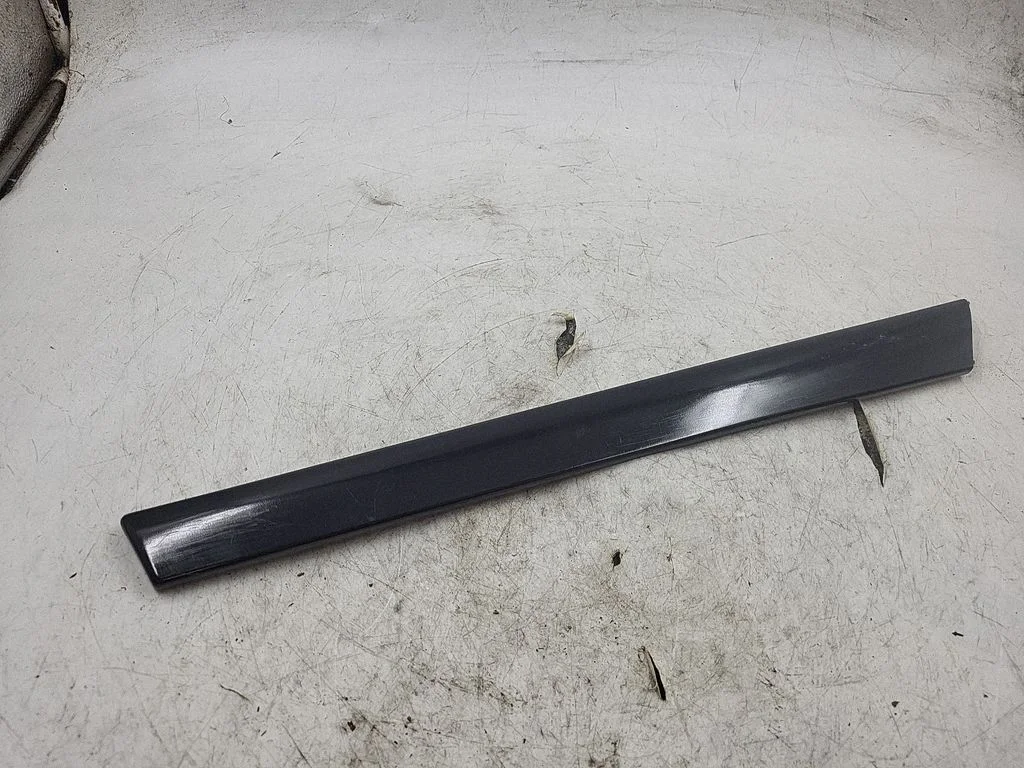 Dashboard glove box trim 8213993