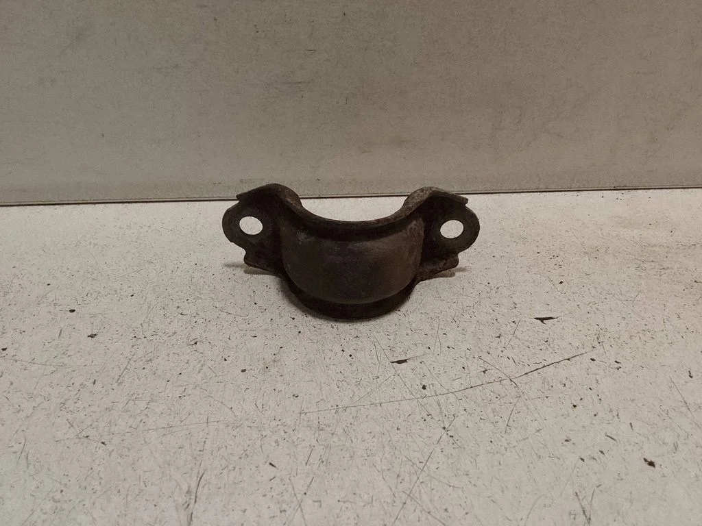Sway bar bush bracket, front – Audi A4 S4 B6 8E 8H (2001-2005)