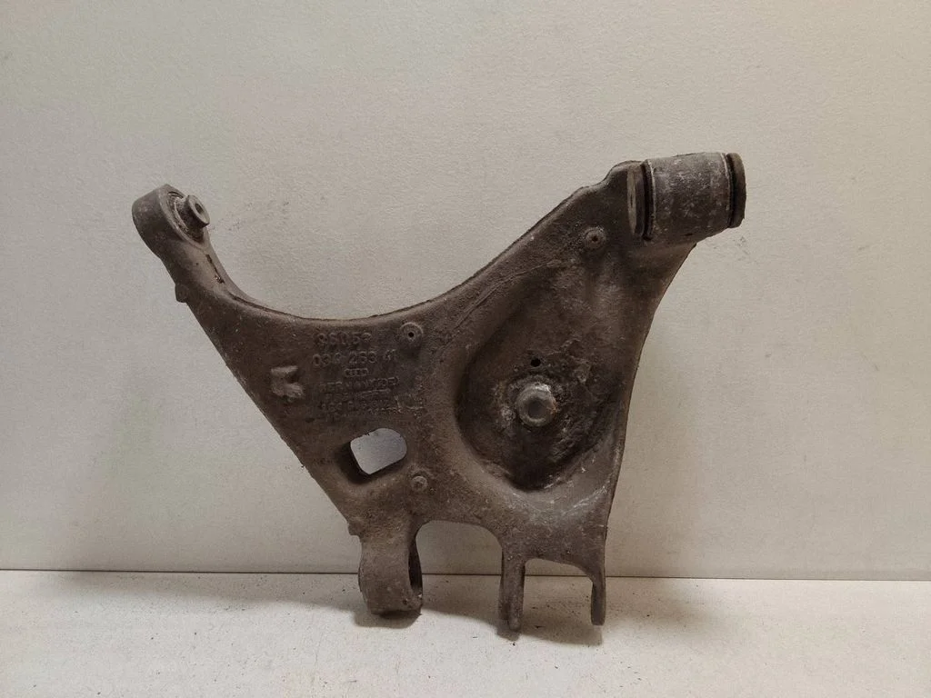 Tagumine ülemine õõtshoob 8E0505312T