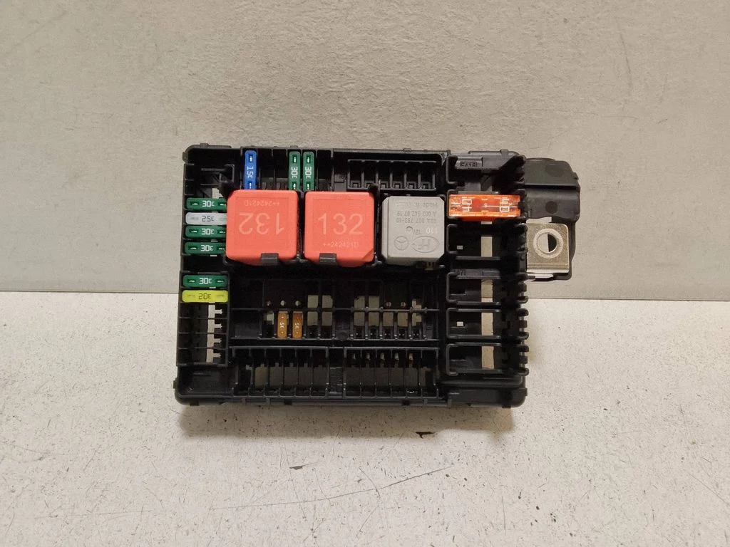 Drošinātāju bloks A2239061502